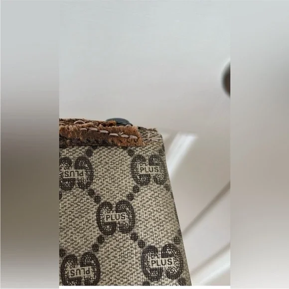 Gucci Plus Tote Bag - Picture 12 of 13